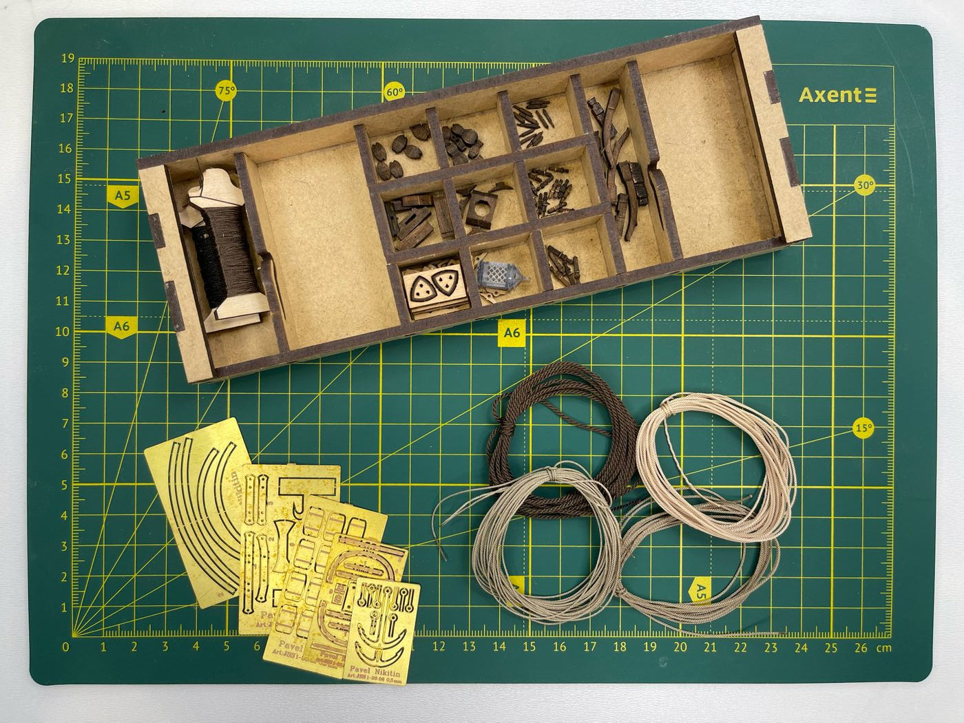 Wooden Model Kit: Captain John Smith's Shallop. Scale 1/32