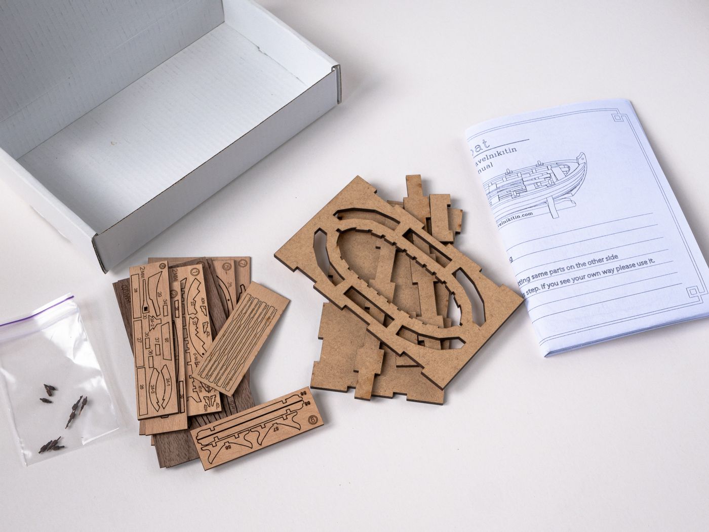 15th-16th Century Ship's Boat Model Kit. Scale 1:48. Length 108 mm.