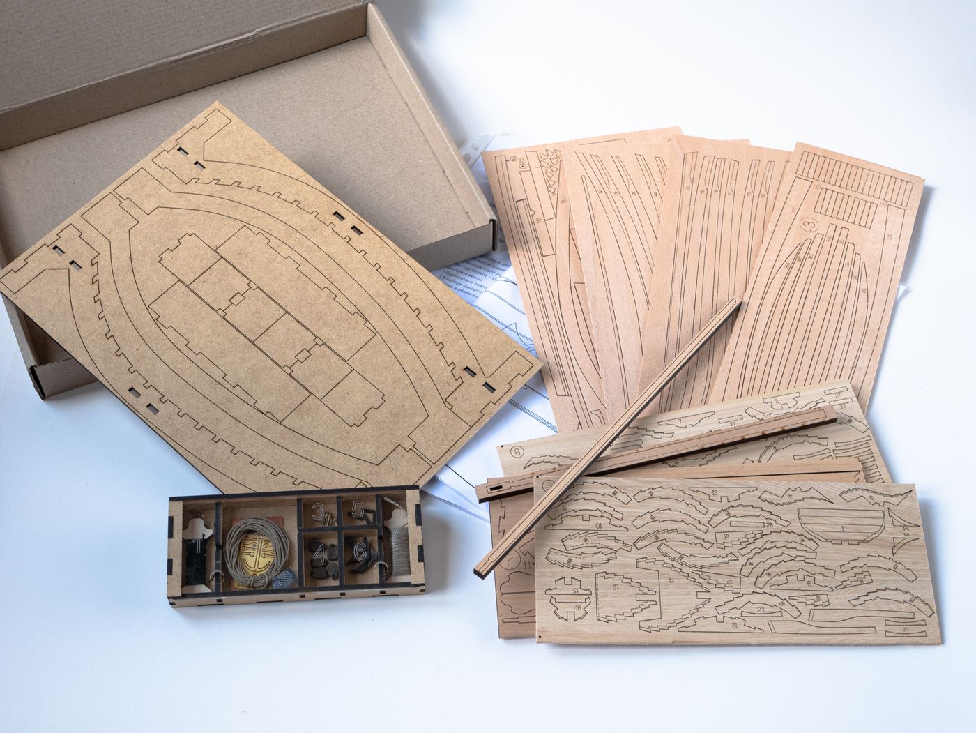 Wooden Model Kit: Boat "Santa Maria" Scale 1/25